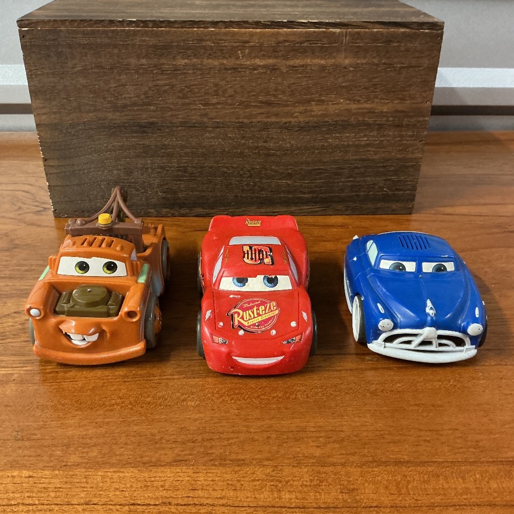 2005 Mattel Disney Cars Doc Hudson Tow Mater McQueen Lot Of 3 Vehicles